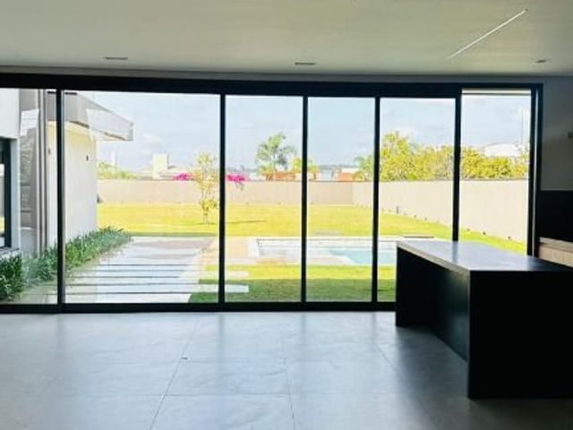 Casa com 1300m² 4 quartos e 6 banheiros, à venda, no bairro Loteamento Parque Chapada de Itu em Itu