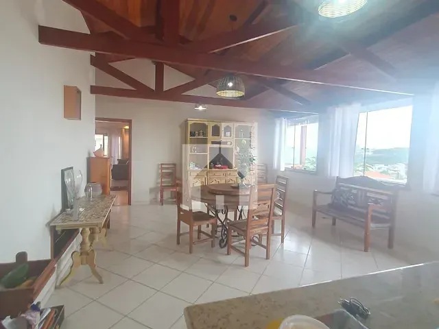 Casa com 250m² 4 quartos e 5 banheiros, à venda, no bairro Mirante de Jundiaí em Jundiaí