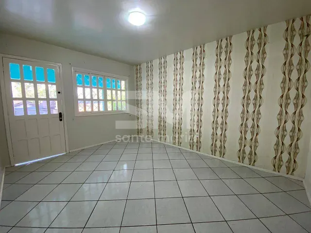 Casa 3 quartos e 2 banheiros, para alugar, no bairro Esplanada em Chapecó