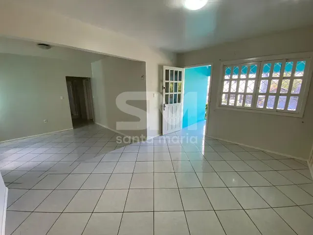 Casa 3 quartos e 2 banheiros, para alugar, no bairro Esplanada em Chapecó