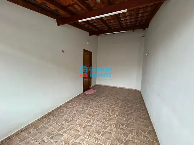 Casa 2 quartos e 1 banheiro, para alugar, no bairro Bela Vista em Guaxupé