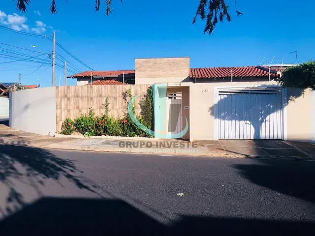 Casa com 228m² 3 quartos e 2 banheiros, à venda, no bairro Jardim São Francisco em Araraquara