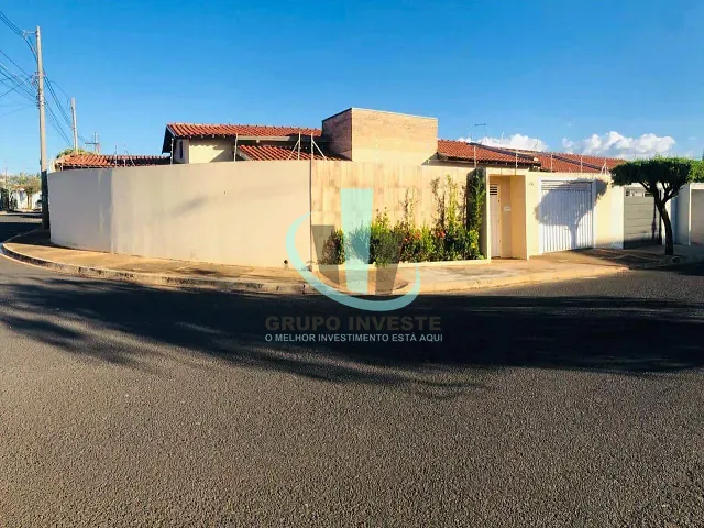 Casa com 228m² 3 quartos e 2 banheiros, à venda, no bairro Jardim São Francisco em Araraquara