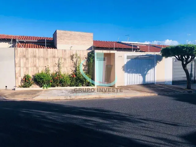 Casa com 228m² 3 quartos e 2 banheiros, à venda, no bairro Jardim São Francisco em Araraquara