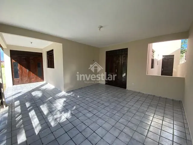 Casa com 300m² 4 quartos e 4 banheiros, para alugar, no bairro Mirante em Campina Grande