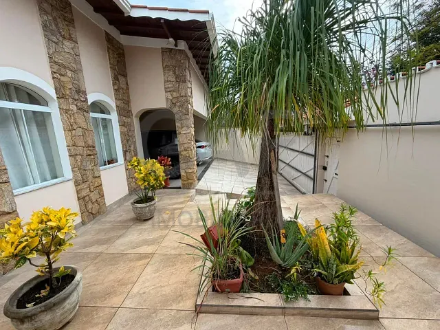 Casa 3 quartos e 4 banheiros, à venda, no bairro Jardim Venturini em Jaguariúna