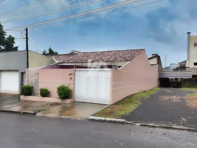 Casa com 150m² 2 quartos e 1 banheiro, à venda, no bairro Dos Estados em Guarapuava