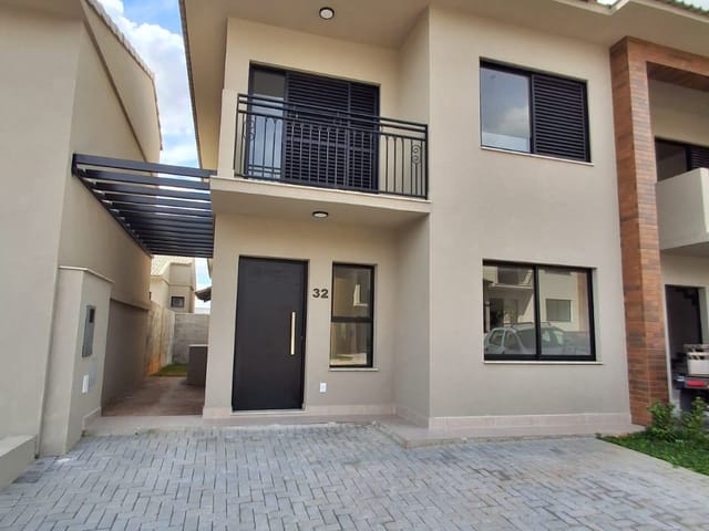 Casa 3 quartos e 3 banheiros, à venda, no bairro Jardim Santa Helena em Valinhos