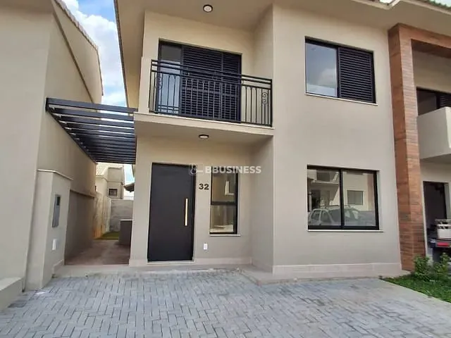 Casa 3 quartos e 3 banheiros, à venda, no bairro Jardim Santa Helena em Valinhos