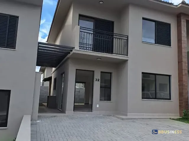 Casa 3 quartos e 3 banheiros, à venda, no bairro Jardim Santa Helena em Valinhos