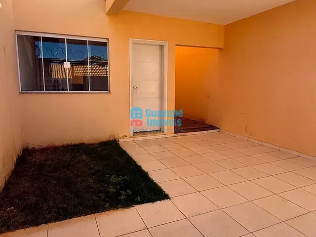 Casa 2 quartos e 2 banheiros, à venda, no bairro Jardim Cinquentenário em Guaxupé
