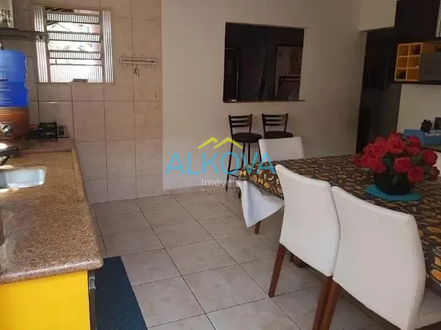 Casa com 526m² 3 quartos e 2 banheiros, à venda, no bairro Parque Industrial em São José dos Campos