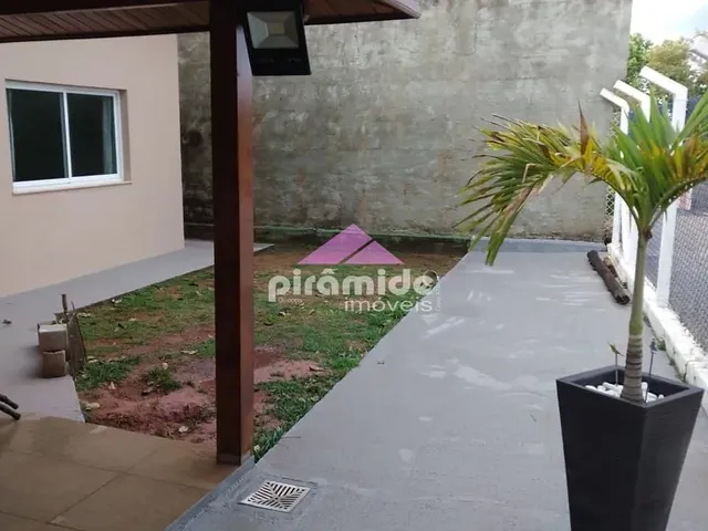 Casa com 1338m² 4 quartos e 5 banheiros, à venda, no bairro Jardim das Flores em Santa Branca