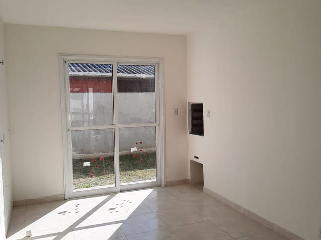 Casa com 90m² 2 quartos e 1 banheiro, à venda, no bairro Cassino em Rio Grande