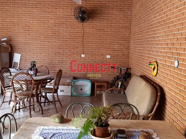 Casa com 270m² 3 quartos e 3 banheiros, à venda, no bairro Parque dos Bandeirantes em Ribeirão Preto