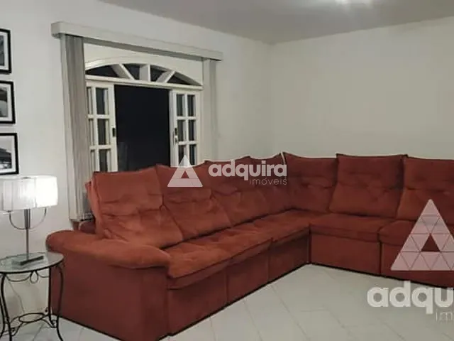 Casa com 558m² 3 quartos e 2 banheiros, à venda, no bairro Uvaranas em Ponta Grossa