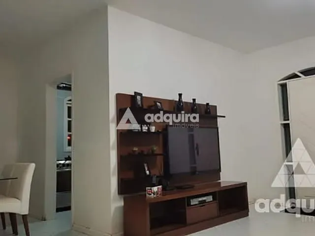 Casa com 558m² 3 quartos e 2 banheiros, à venda, no bairro Uvaranas em Ponta Grossa