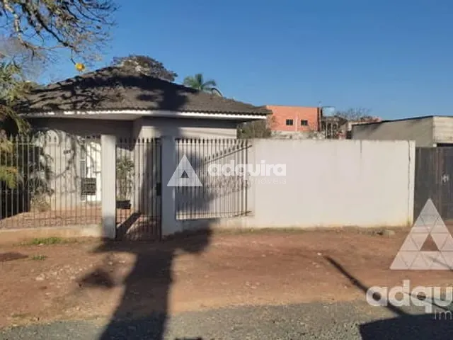 Casa com 558m² 3 quartos e 2 banheiros, à venda, no bairro Uvaranas em Ponta Grossa