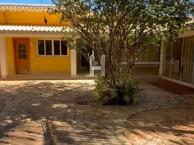 Casa com 870m² 3 quartos e 4 banheiros, à venda, no bairro Jardins Verona em Goiânia