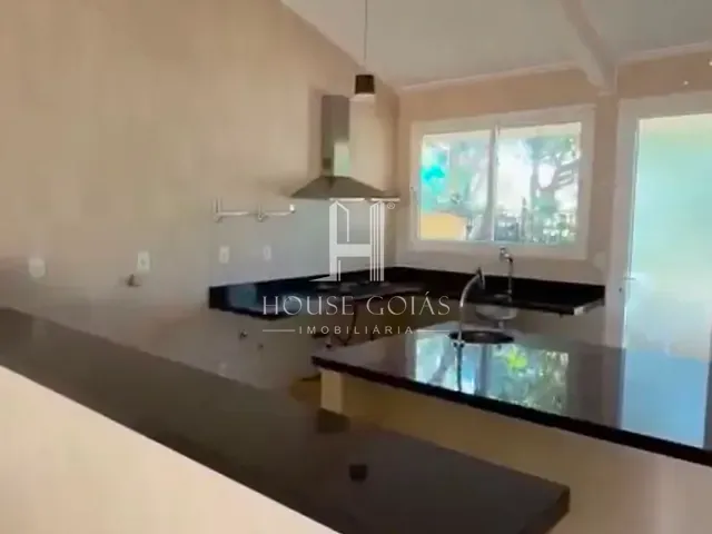 Casa com 870m² 3 quartos e 4 banheiros, à venda, no bairro Jardins Verona em Goiânia