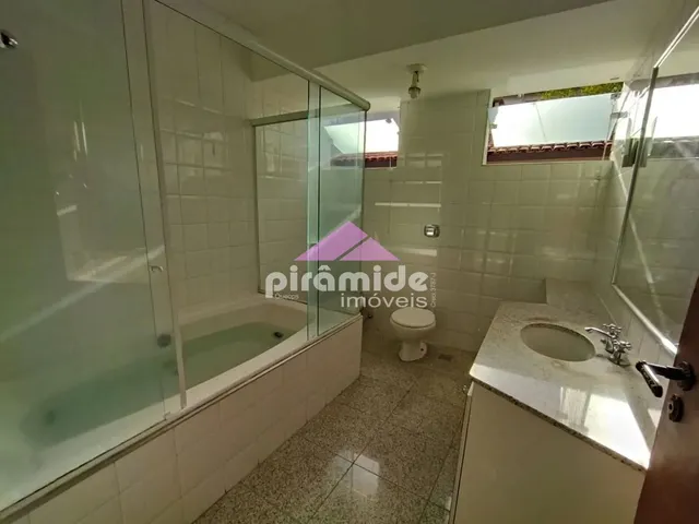 Casa com 570m² 4 quartos e 6 banheiros, para alugar, no bairro Condomínio Bosque Imperial em São José Dos Campos