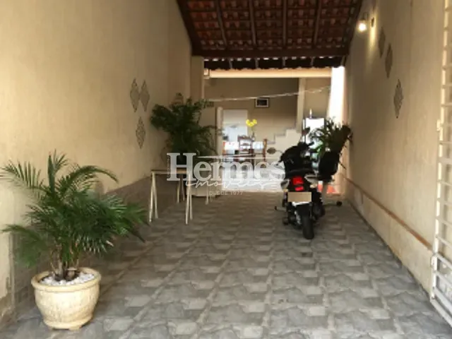 Casa com 205m² 2 quartos e 2 banheiros, à venda, no bairro Jardim Amélia em Paulínia