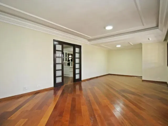 Casa com 313m² 5 quartos e 5 banheiros, para alugar, no bairro Guabirotuba em Curitiba
