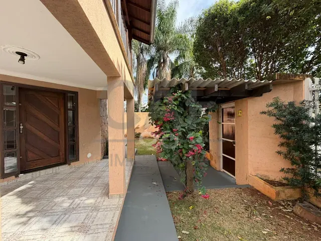 Casa com 550m² 3 quartos e 2 banheiros, para alugar, no bairro Morada das Flores em Holambra