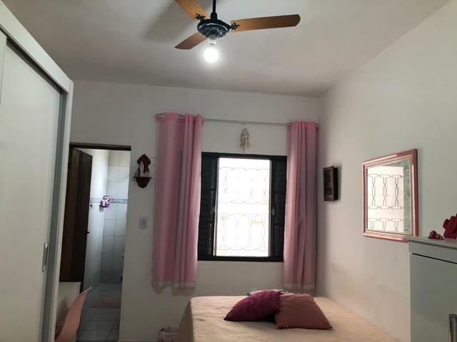 Casa com 410m² 3 quartos e 4 banheiros, à venda, no bairro Santana em Pindamonhangaba