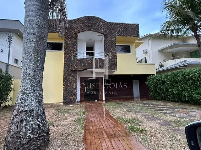 Casa com 406m² 4 quartos e 2 banheiros, à venda, no bairro Jardins Madri em Goiânia