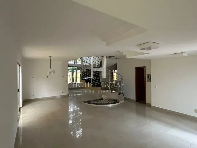 Casa com 406m² 4 quartos e 2 banheiros, à venda, no bairro Jardins Madri em Goiânia