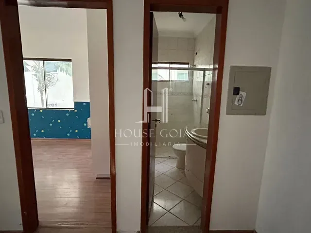 Casa com 406m² 4 quartos e 2 banheiros, à venda, no bairro Jardins Madri em Goiânia