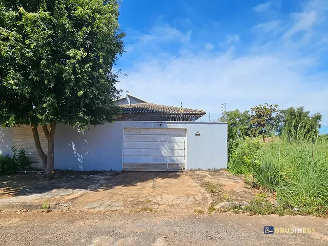 Casa com 300m² 3 quartos e 1 banheiro, à venda, no bairro Jardim Madri em Porto Nacional