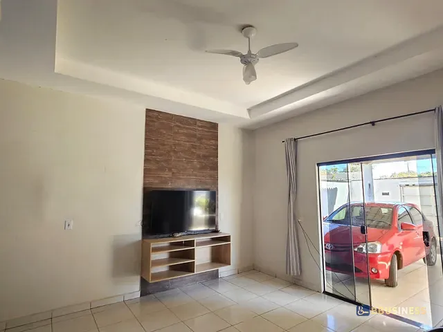 Casa com 300m² 3 quartos e 1 banheiro, à venda, no bairro Jardim Madri em Porto Nacional