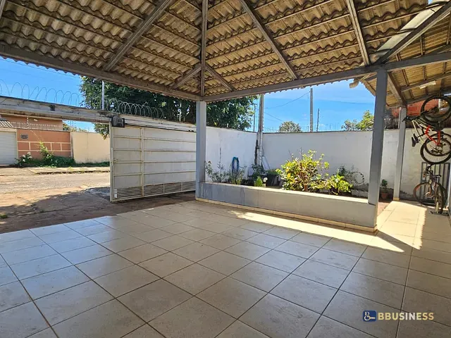 Casa com 300m² 3 quartos e 1 banheiro, à venda, no bairro Jardim Madri em Porto Nacional