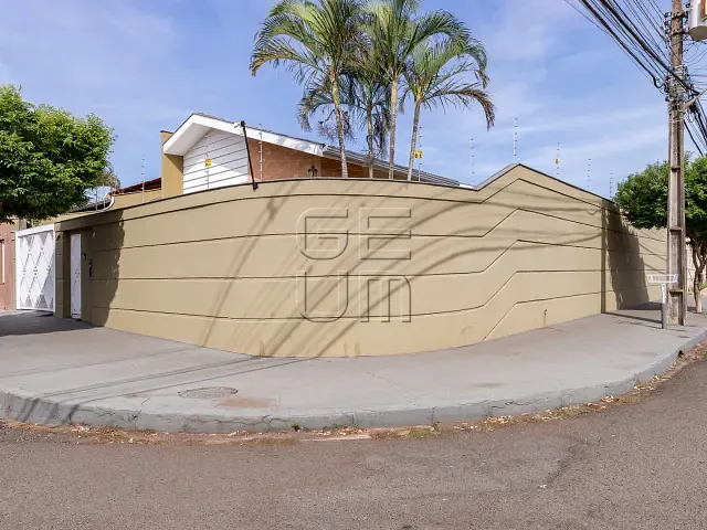 Casa com 320m² 3 quartos e 4 banheiros, à venda, no bairro São Pedro em Londrina