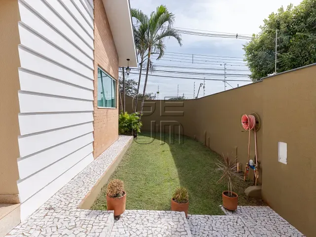 Casa com 320m² 3 quartos e 4 banheiros, à venda, no bairro São Pedro em Londrina