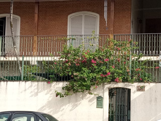 Casa com 305m² 3 quartos e 2 banheiros, à venda, no bairro Vila Bourghese em Pindamonhangaba