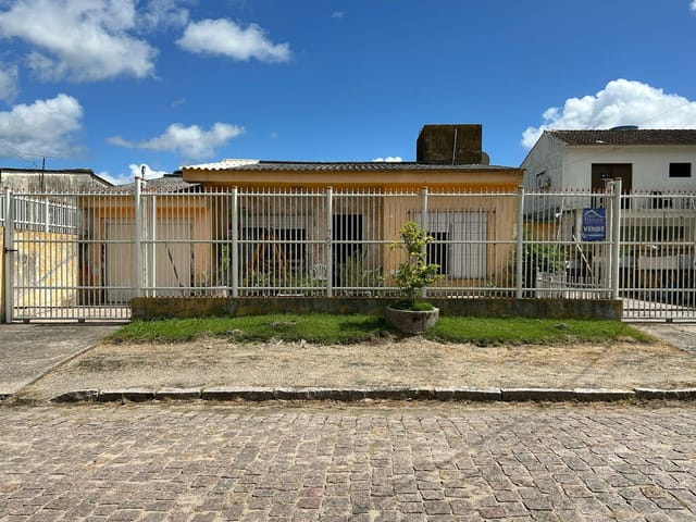 Casa com 120m² 2 quartos e 2 banheiros, à venda, no bairro Três Vendas em Pelotas
