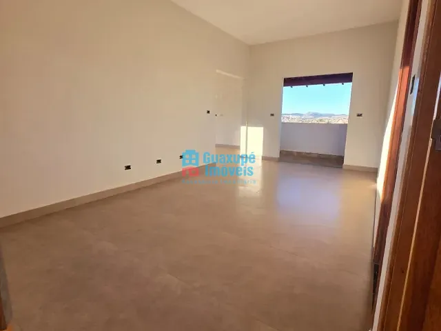 Casa com 305m² 3 quartos e 1 banheiro, à venda, no bairro Residencial Fazenda Planalto em Guaxupé