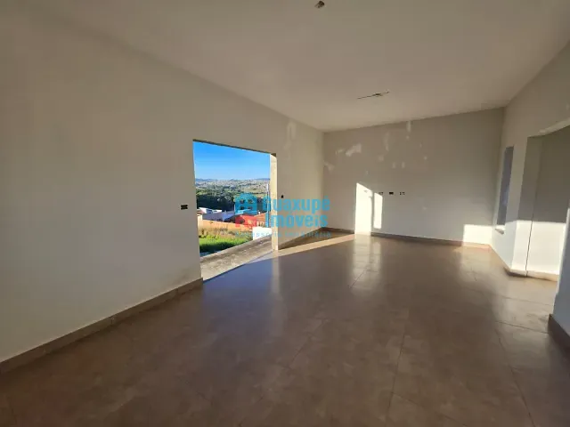 Casa com 305m² 3 quartos e 1 banheiro, à venda, no bairro Residencial Fazenda Planalto em Guaxupé