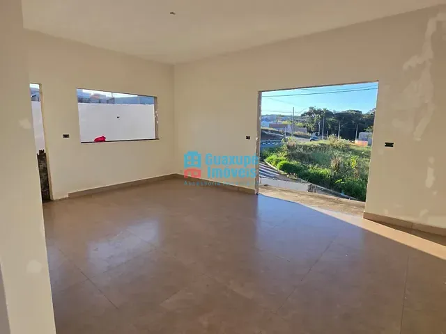 Casa com 305m² 3 quartos e 1 banheiro, à venda, no bairro Residencial Fazenda Planalto em Guaxupé