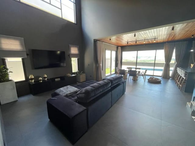 Casa com 450m² 4 quartos e 5 banheiros, à venda, no bairro Condomínio Residencial Jaguary em São José dos Campos