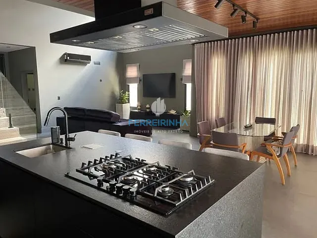 Casa com 450m² 4 quartos e 5 banheiros, à venda, no bairro Condomínio Residencial Jaguary em São José dos Campos