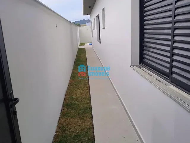 Casa com 392m² 3 quartos e 2 banheiros, à venda, no bairro Nova Floresta II em Guaxupé