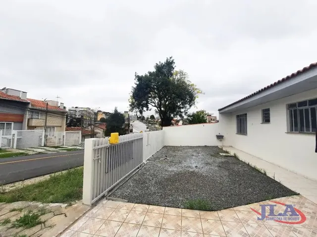 Casa 1 quarto e 1 banheiro, para alugar, no bairro Tingui em Curitiba