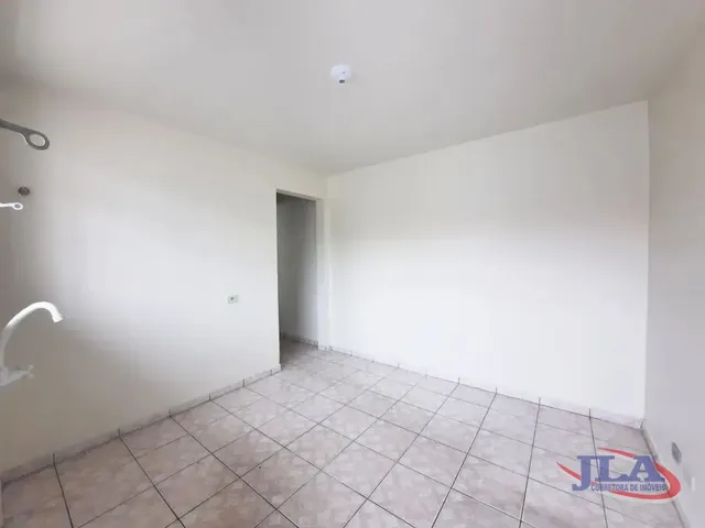 Casa 1 quarto e 1 banheiro, para alugar, no bairro Tingui em Curitiba