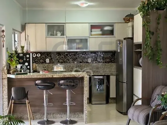 Casa 4 quartos e 4 banheiros, à venda, no bairro Núcleo Urbano Parque Ana Helena em Jaguariúna