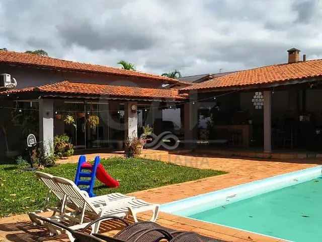 Casa 4 quartos e 4 banheiros, à venda, no bairro Núcleo Urbano Parque Ana Helena em Jaguariúna