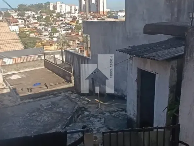 Casa com 250m² 2 quartos e 1 banheiro, à venda, no bairro Jardim Tamoio em Jundiaí